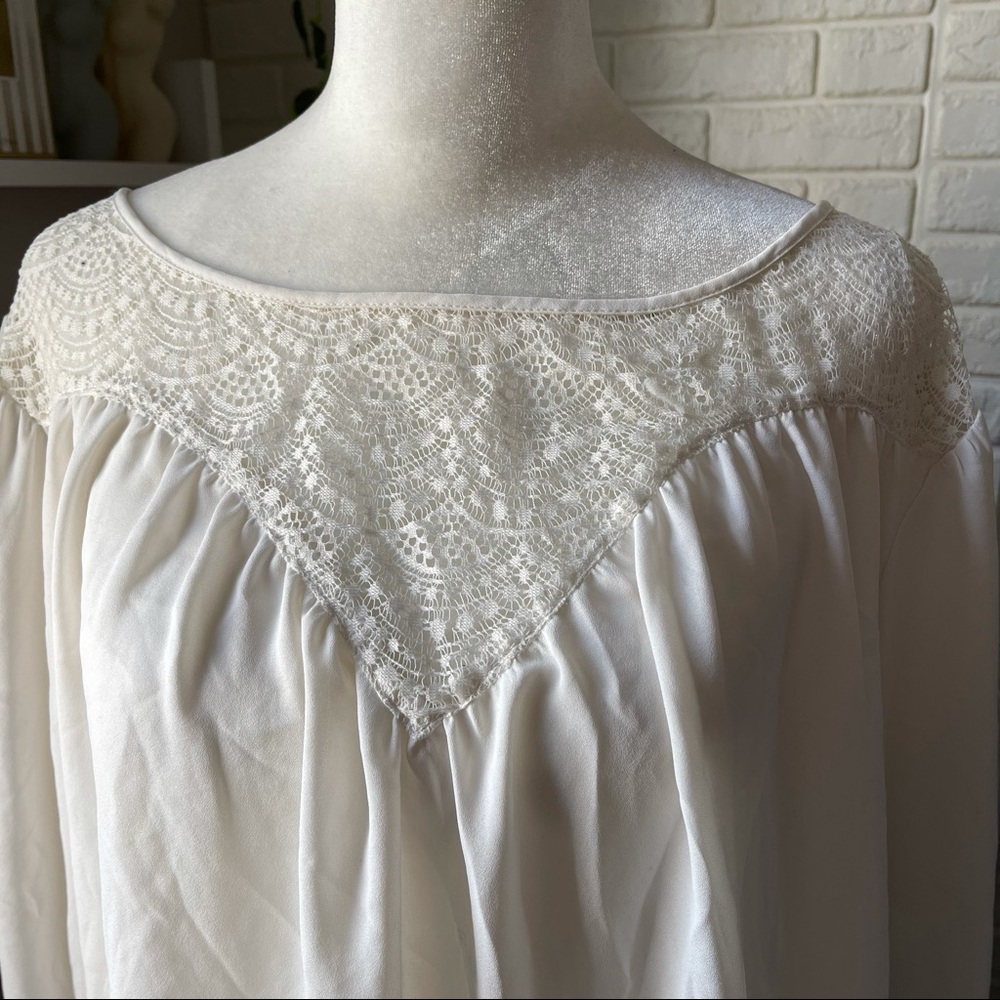 H&M Blouse - Picture 2 of 6